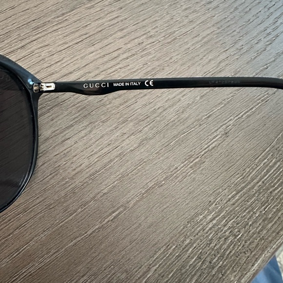 Gucci Black Sunglasses. GG0257S - Picture 6 of 12